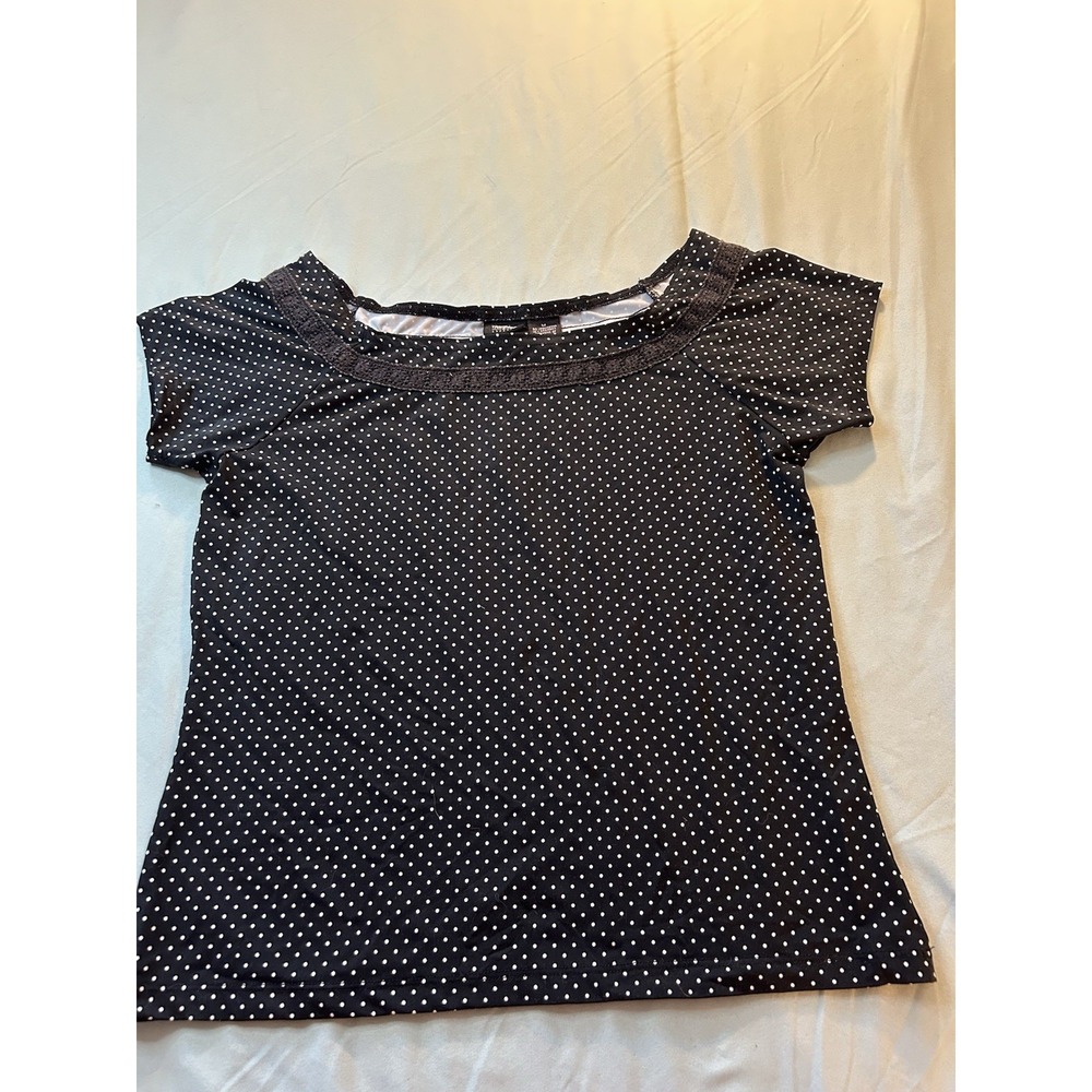 Mossimo Women's Polka Dot Top Size M Black White Short Sleeve Lace Neckline